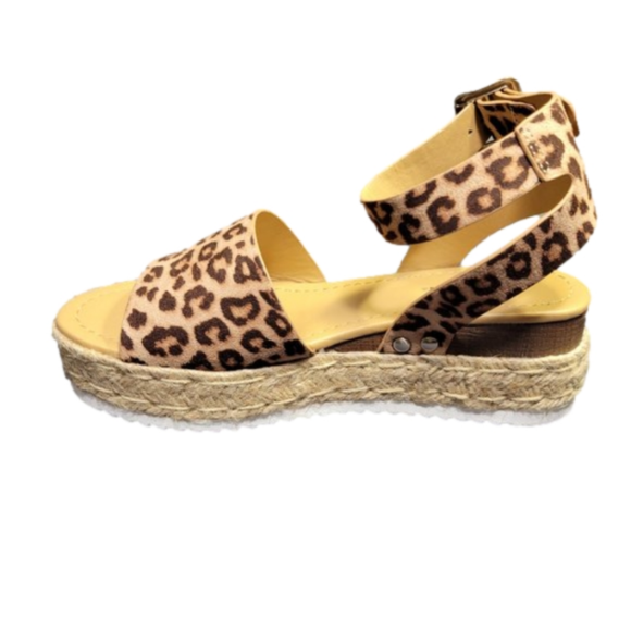 SODA WOMENS CHEETAH PATTERN SANDLES - SIZE 6 NEW WITH BOX - Picture 3 of 12